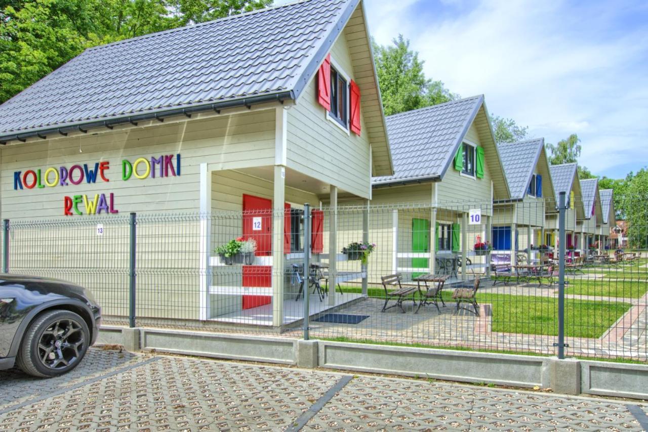 Kolorowe Domki Rewal, 200M Do Plazy, Morza Uwielbiany Przez Rodziny Z Dziecmi Exterior foto